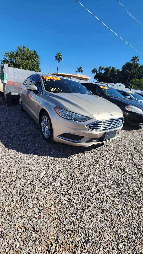 2017 Ford Fusion SE's photo