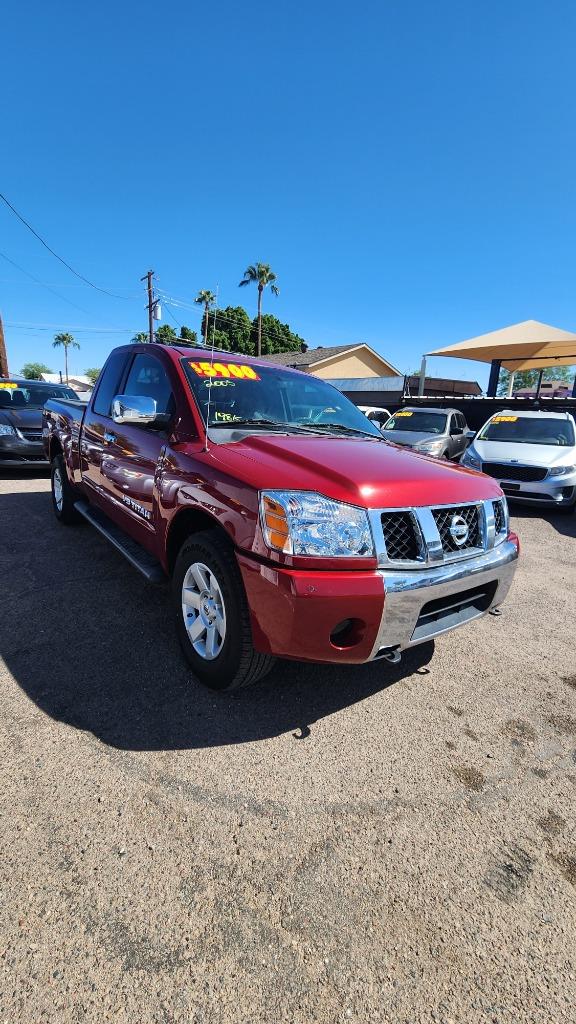 2005 Nissan Titan LE's photo