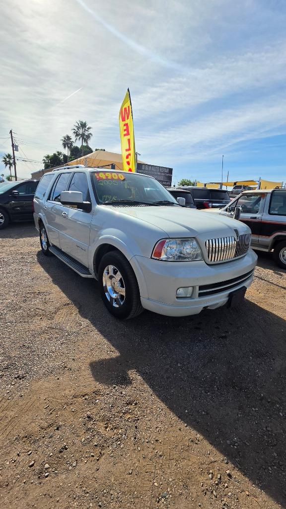 2005 Lincoln Navigator Luxury 4x4's photo